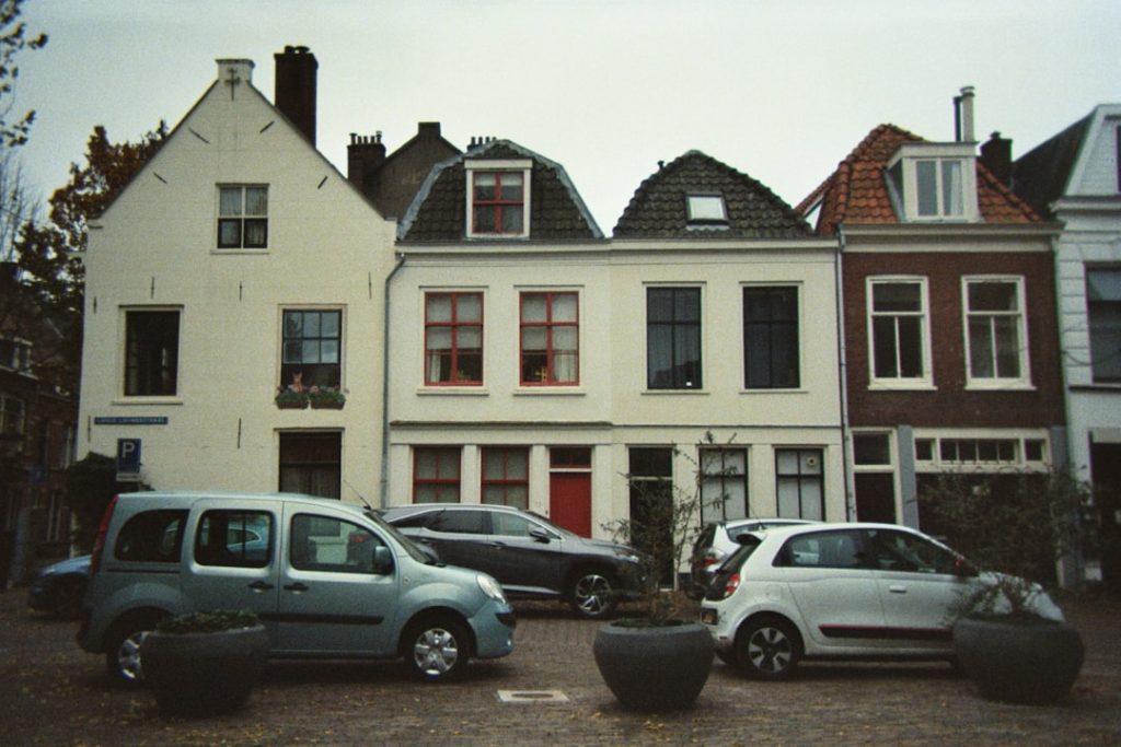 Photo off market houses