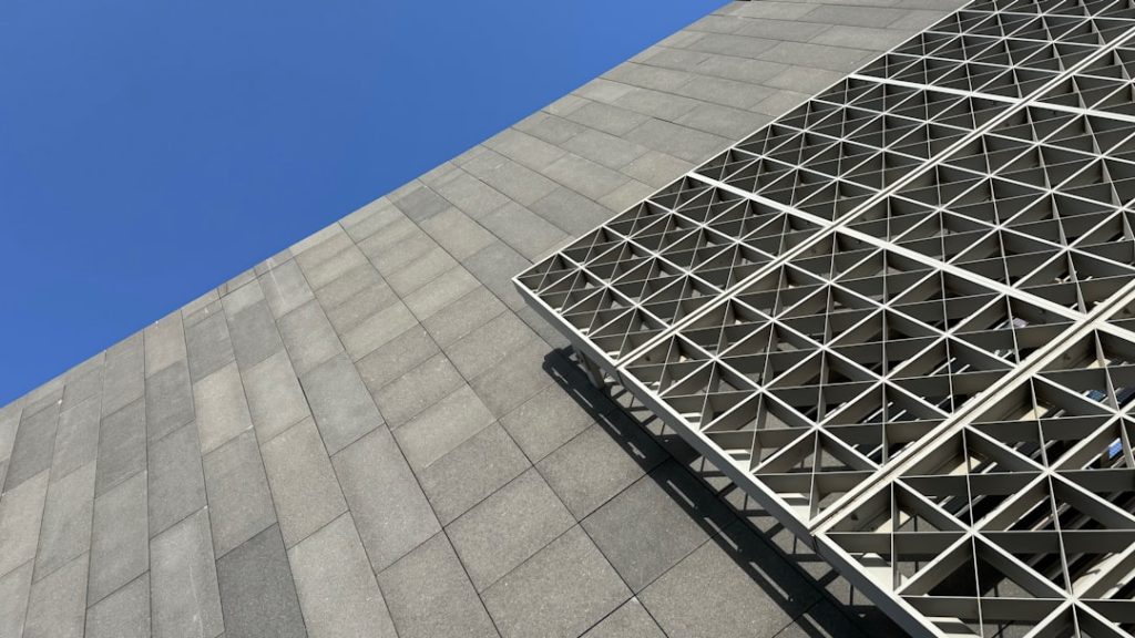 Photo expansion grid