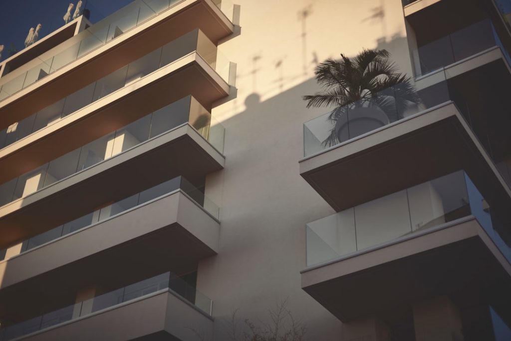 Photo real estate advertising video